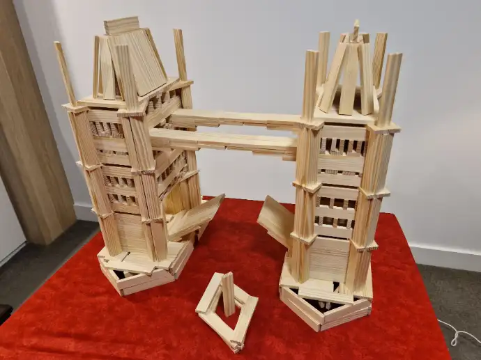 Tower-Bridge-kapla-planks-model
